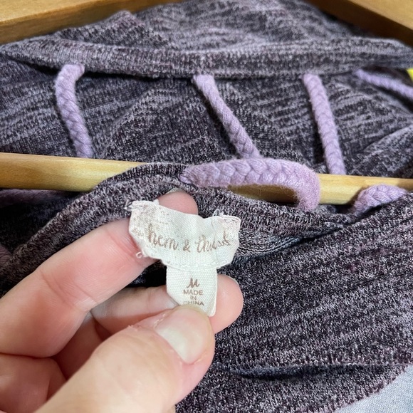 Women’s Anthropologie Hem & Thread purple heather open back sweater Medium - Picture 3 of 4